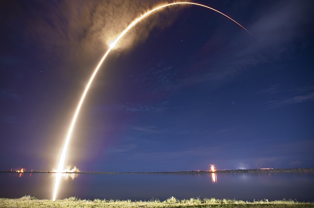 rocket-launch-693239_640.jpg Rocket launch 693239 640