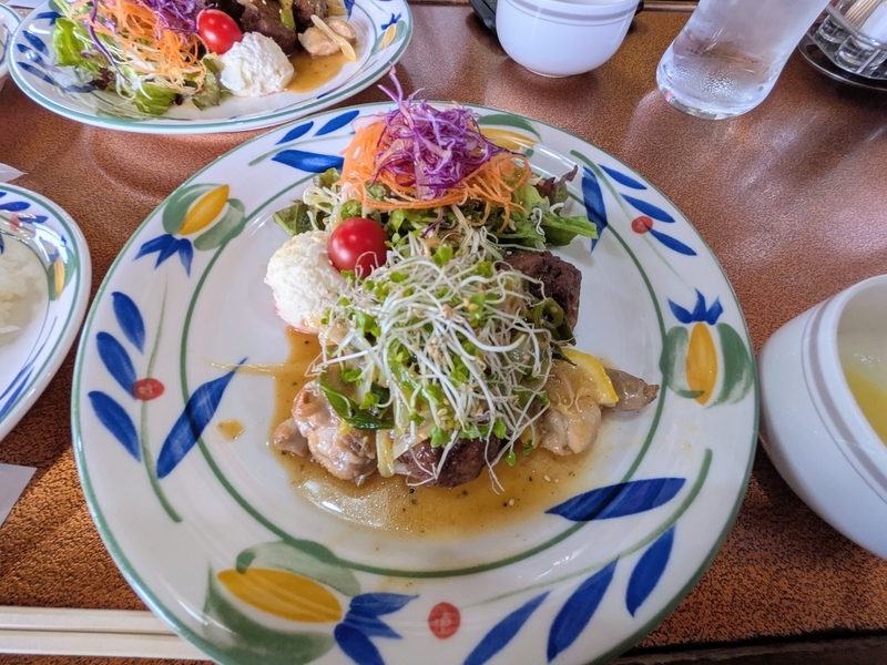 滋賀グルメ】昭和感漂う「喫茶レストランあど川」 - sirokuroomochiの