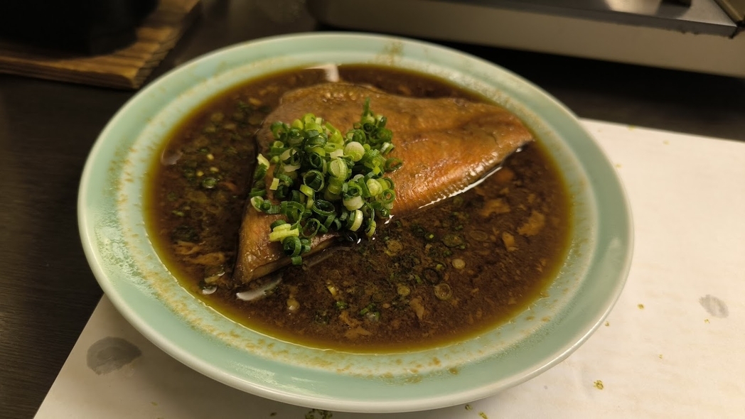 ホテルで豪勢な食事キンメダイの煮付け