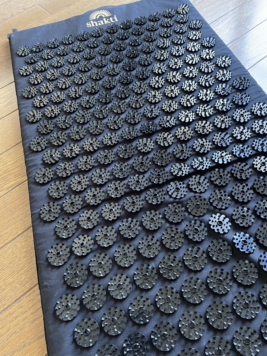 Shakti スパイクマット 黒 Shakti Premium Acupressure Mat – Shakti Japan