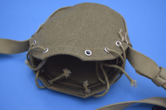 日本海軍の水筒って色々こった感じだよね - sm Dystopia