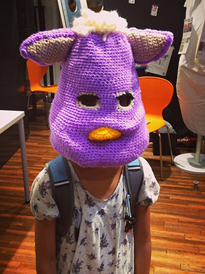 子供がかぶる