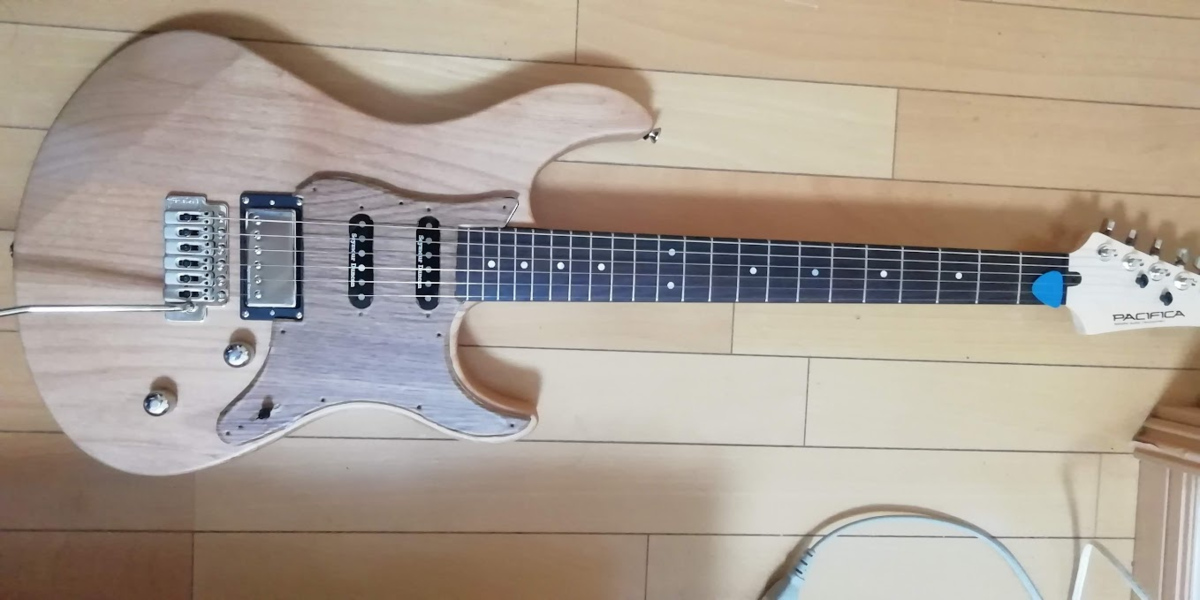 ヤマハ パシフィカ（Yamaha pacifica）七変化 （ピックガード 交換 お