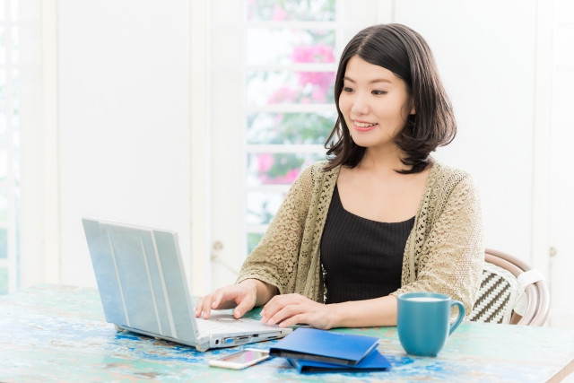 今時の内職はPCワークもあり