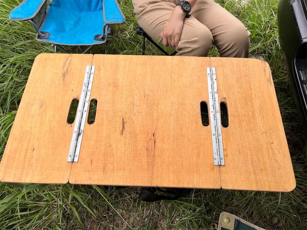 車中泊テーブルに関する考察 - ハイエース4人家族で車中泊〜ナロー