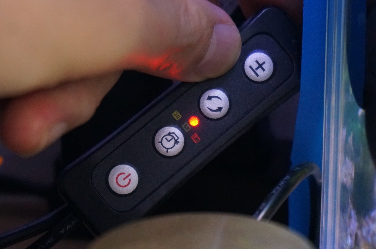 電子工作が趣味の奴はアクアリウムを始めてもすぐ機材を改造しはじめるのでダメ Nomolkのブログ 電子工作が趣味の奴はアクアリウムを始めてもすぐ機材を改造しはじめるのでダメ Nomolkのブログ