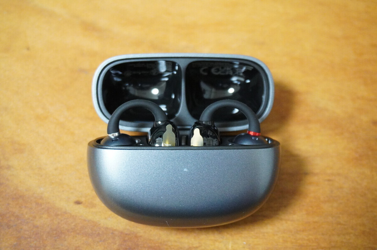 イヤーカフ型イヤフォン EarFun Clip のサンプルをもらったので