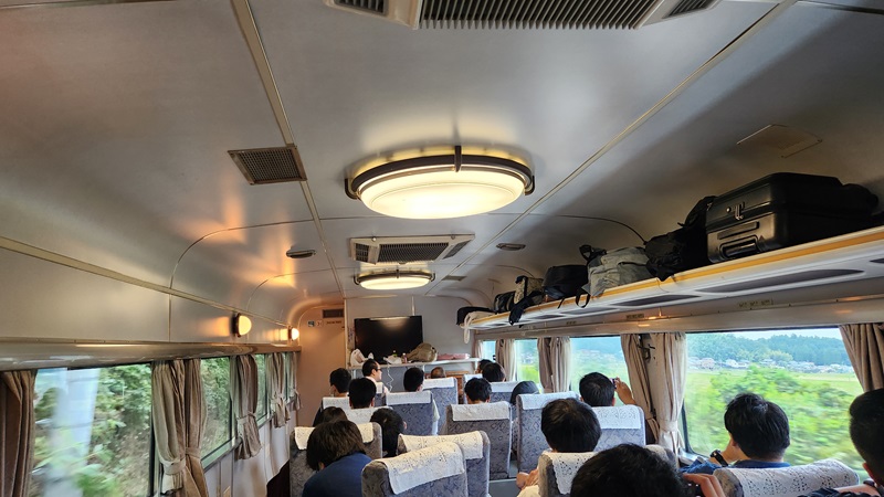 ひこぼしライン」とヘンな旅、その3：旅の終わりは「サロンカー