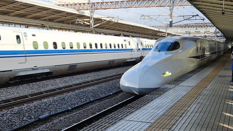 結構レア？ 近鉄「楽」に乗ってきた。 - へんな旅ばかりしています。