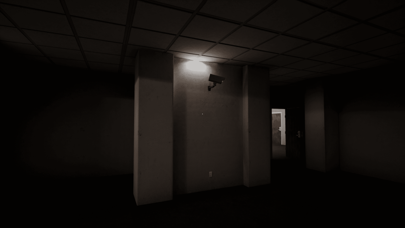 Escape_the_backrooms_level4_surveillance_camera_3
