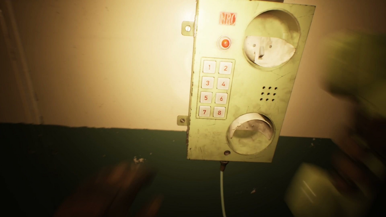 Still_Wakes_the_Deep_Ch3_telephone_1