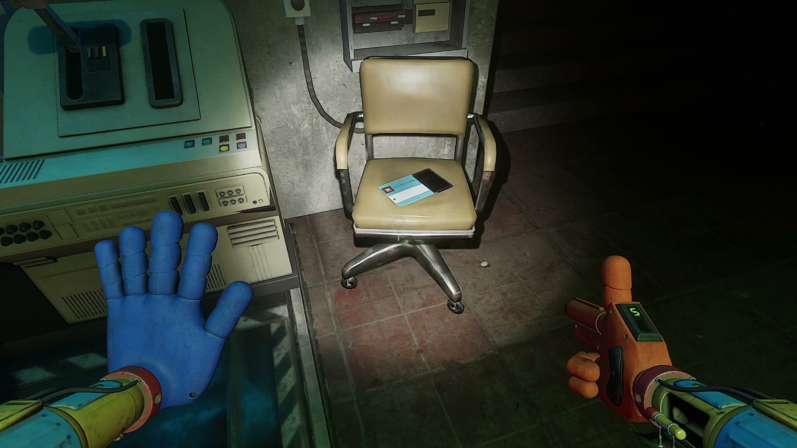 Poppy_Playtime_Chapter4_2_vs_yarnaby_1_blue_card_key