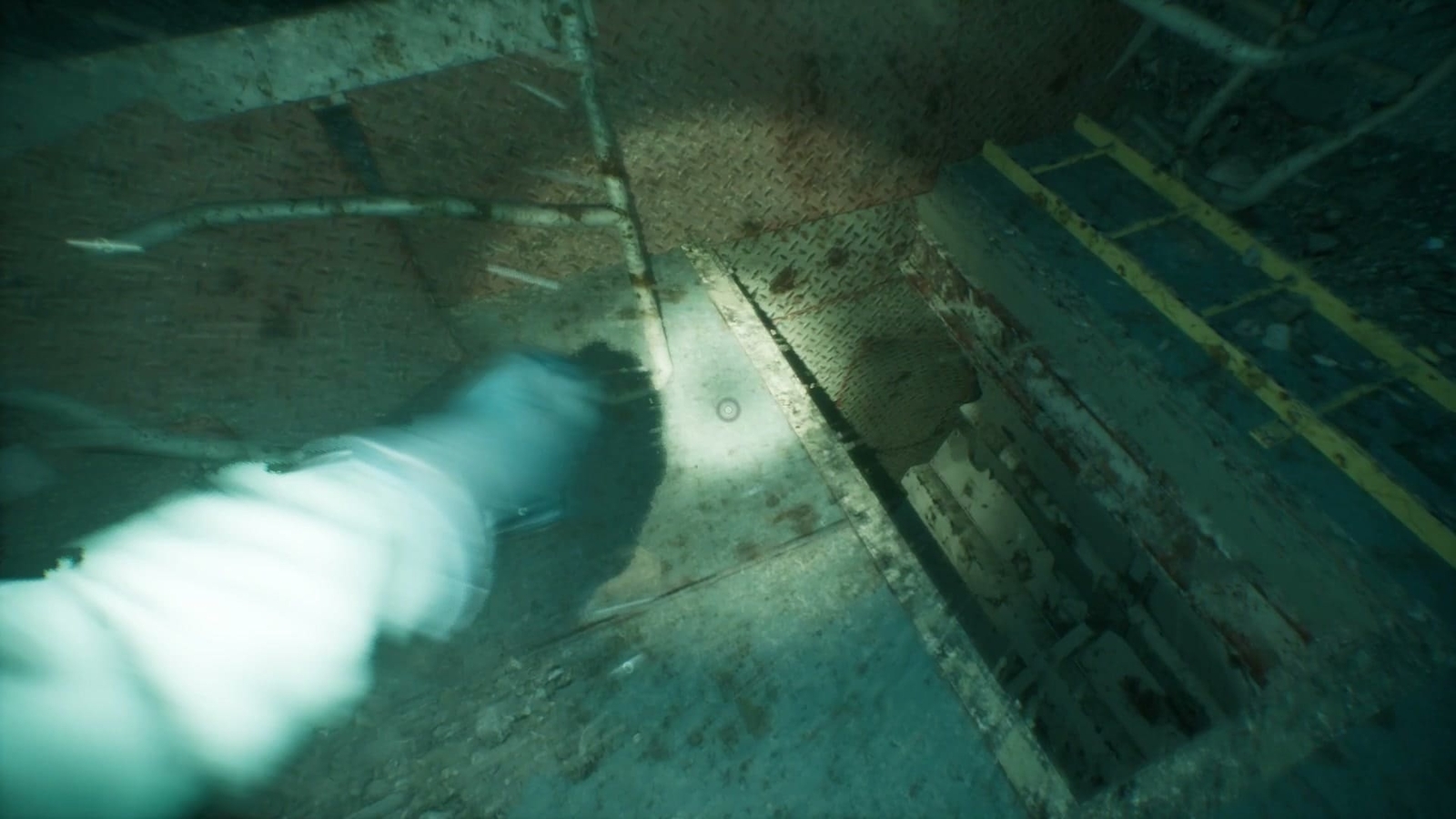 Still_Wakes_the_Deep_Sirens_Rest_2_entrance_small_room