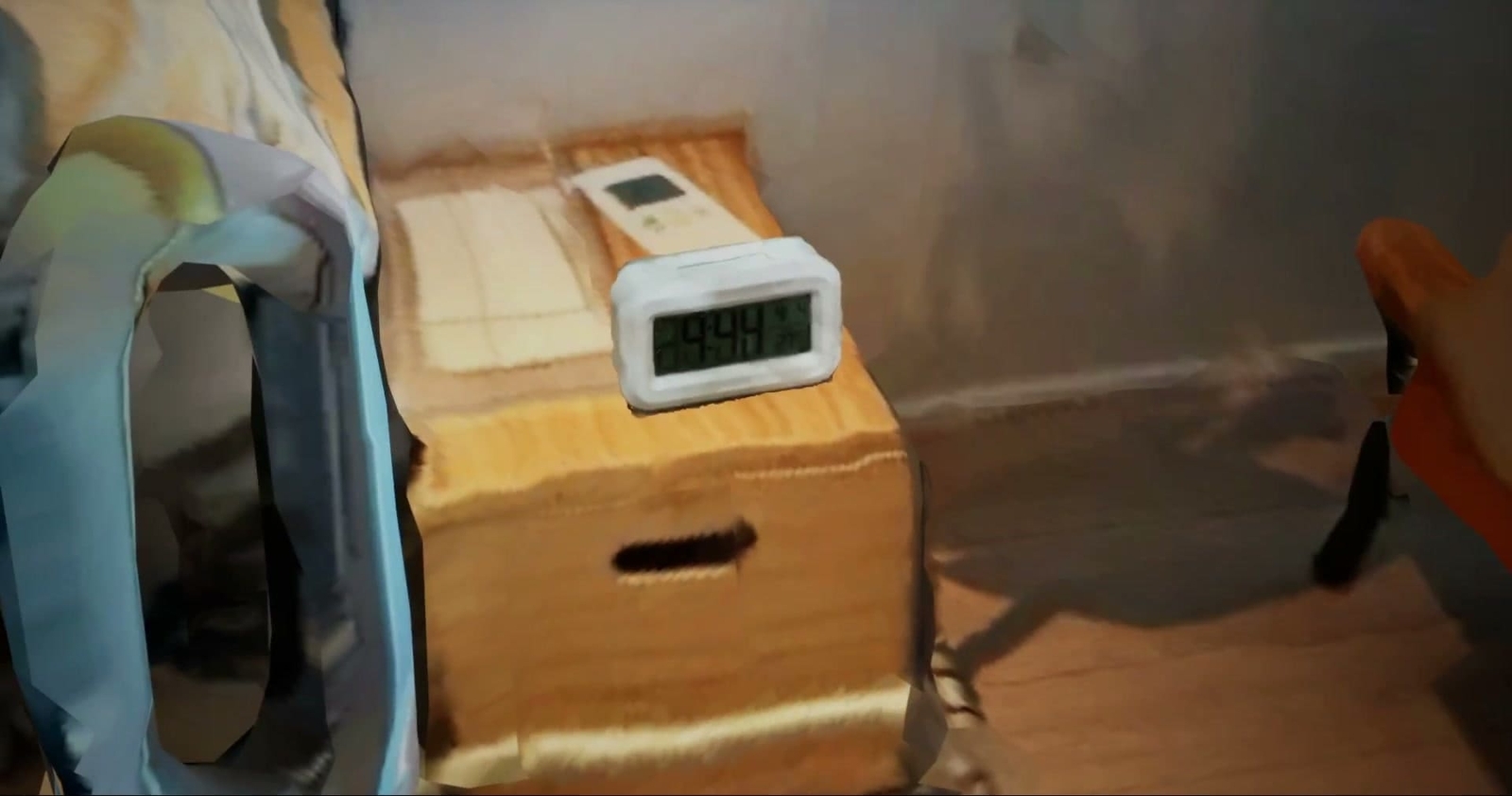Yugen_Company_Warashi_Real_Estate_clock