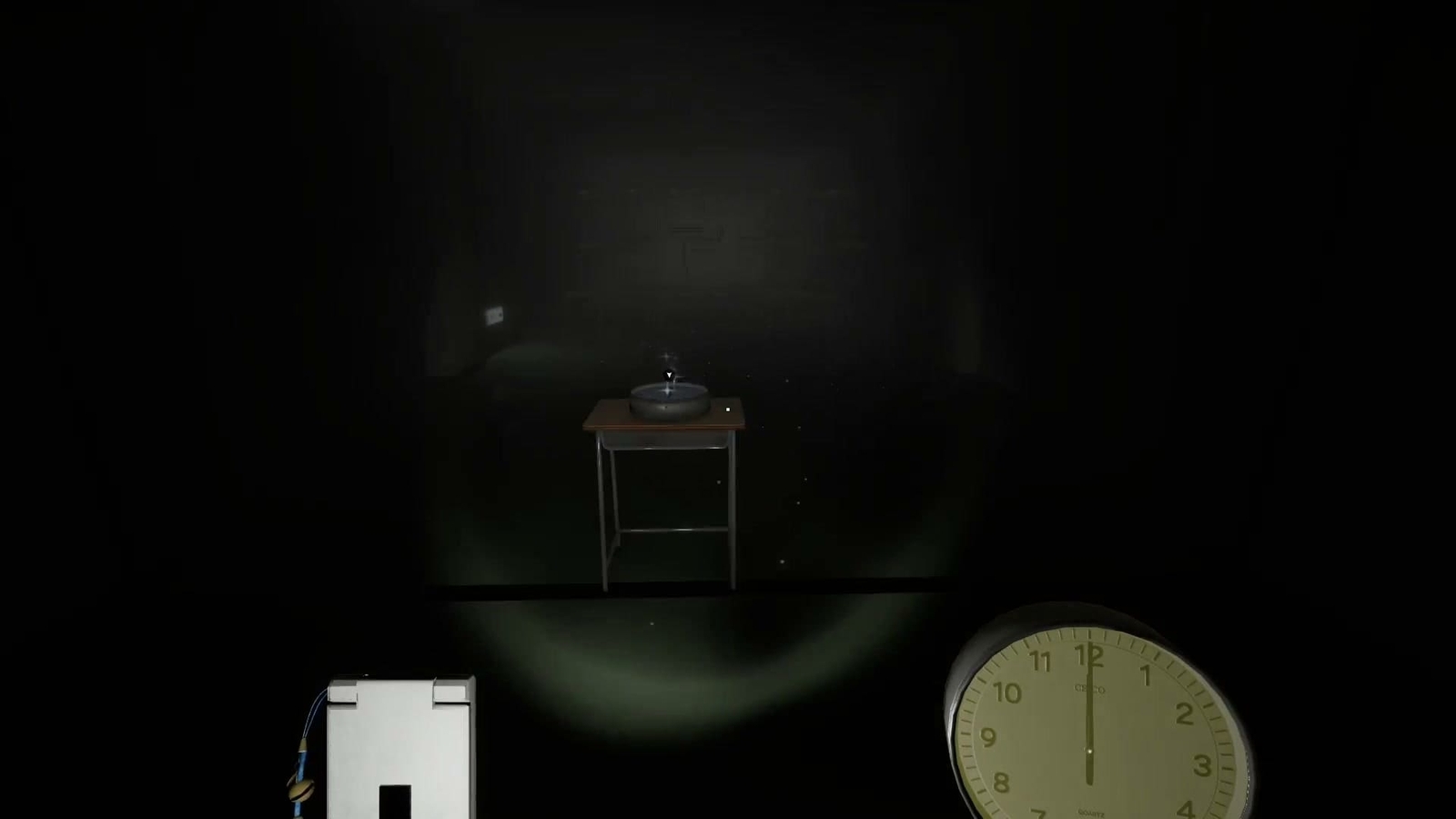 Solitary_in_the_Library_day3_clock_blue
