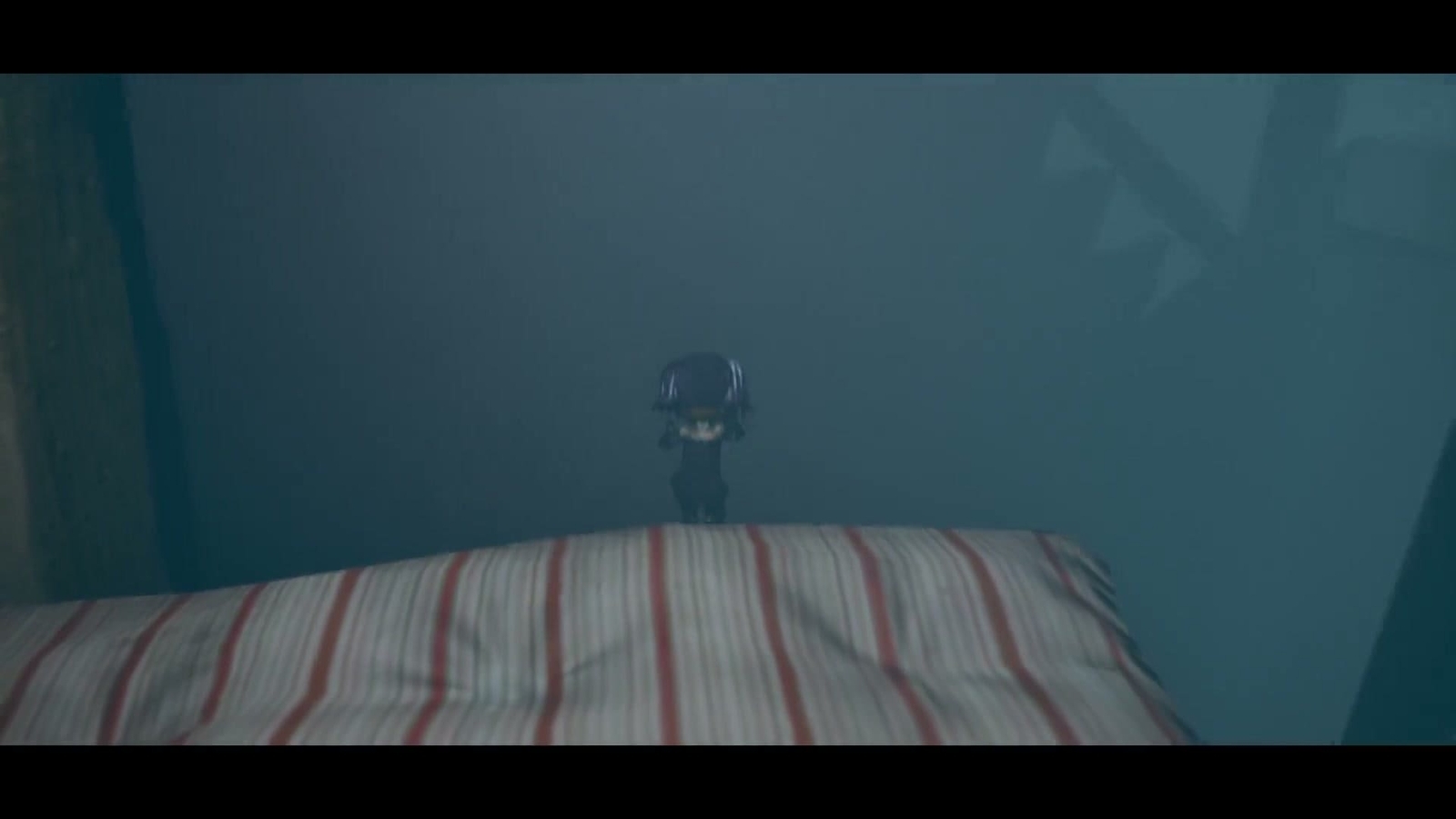 Doll_is_Back_cushion