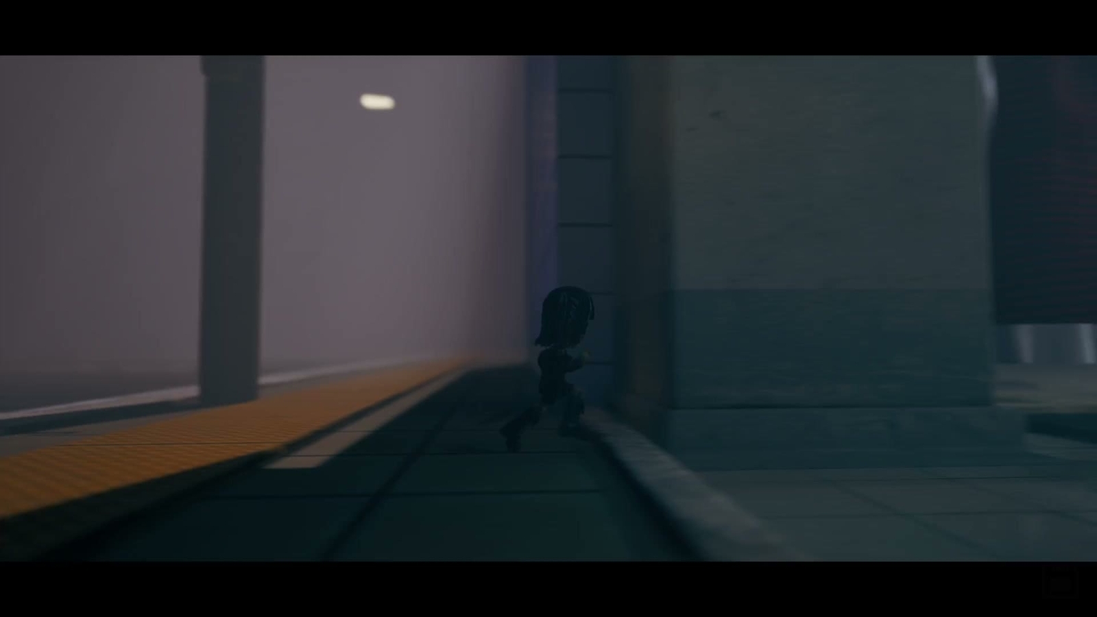Doll_is_Back_pedestrian_crossing_5