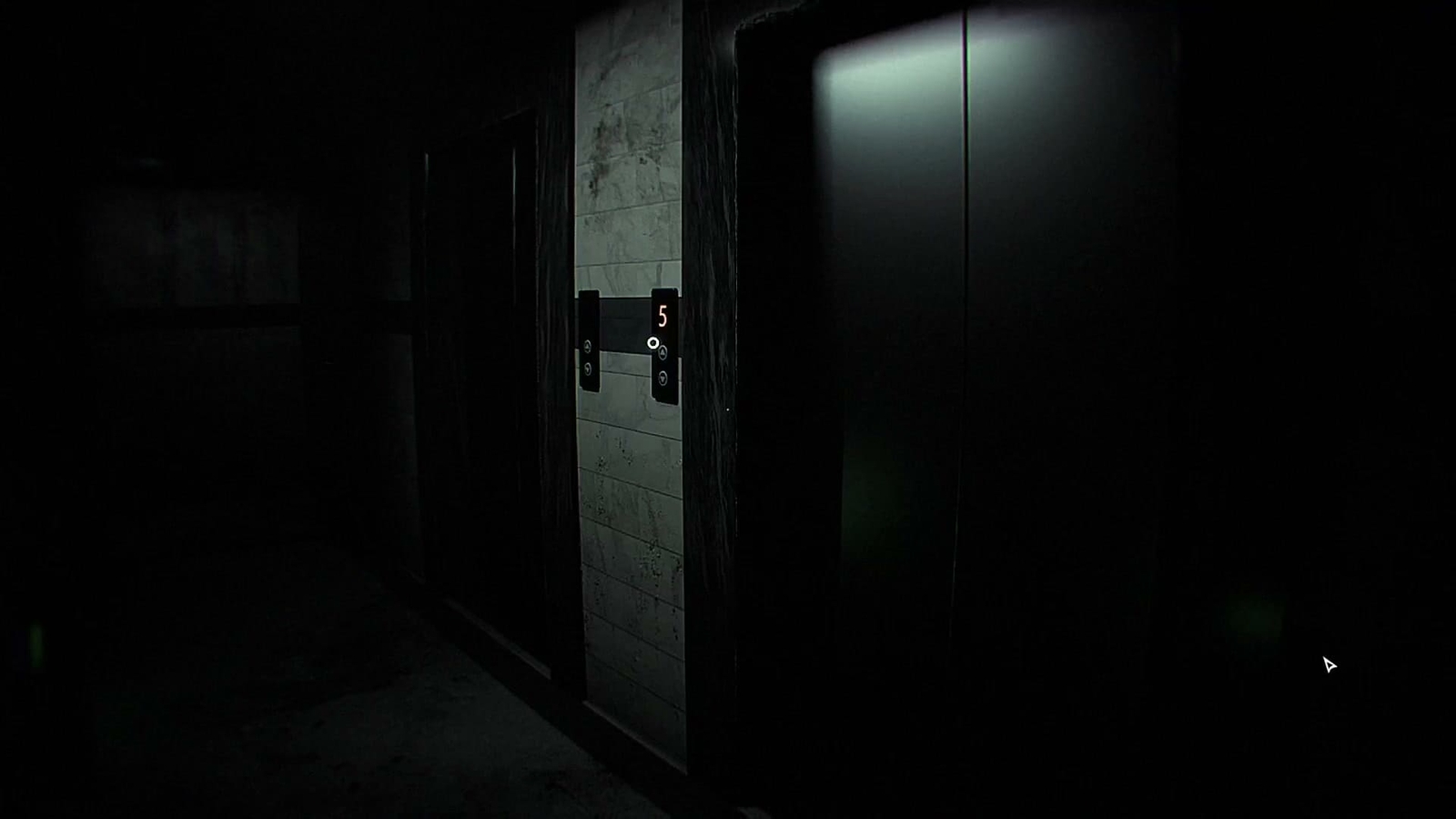Dread_Neighbor_sato_elevator