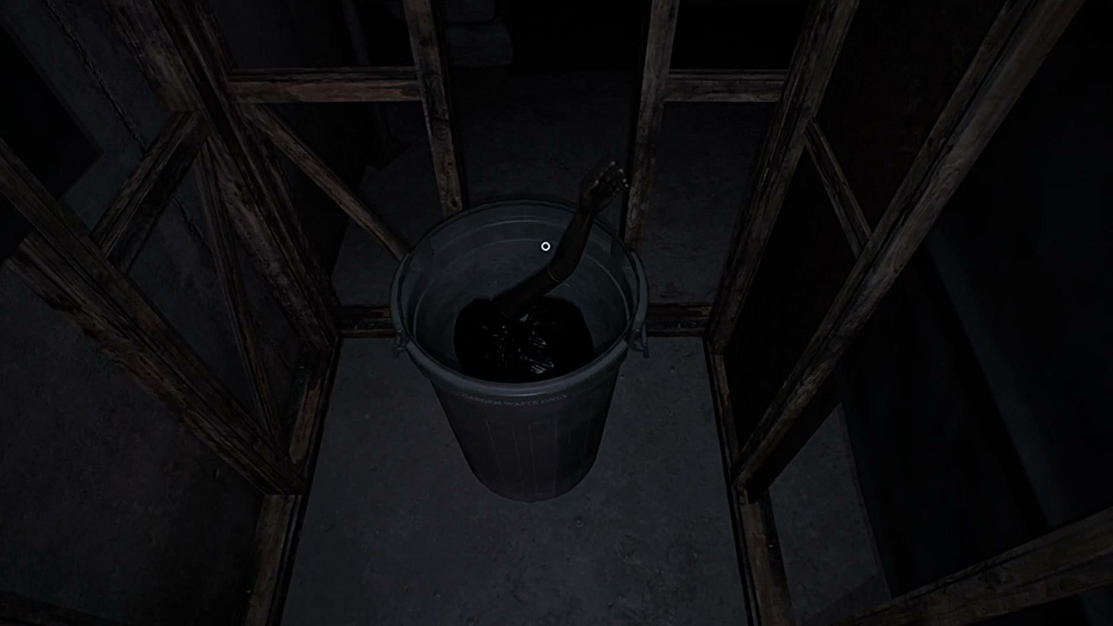 BrokenLore_Follow_ch_3_mannequin_arm
