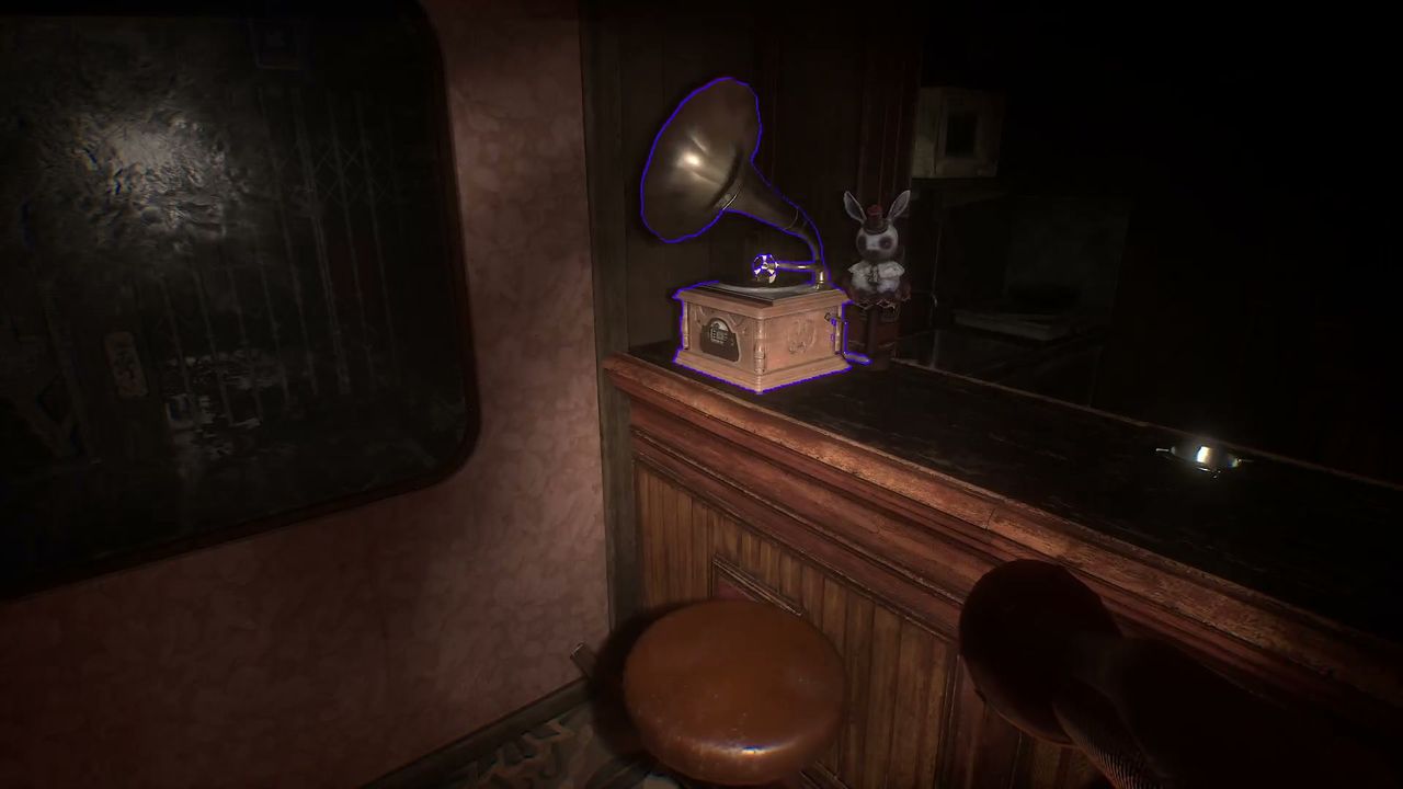 Okugafuchi_Shopping_Arcade_phonograph