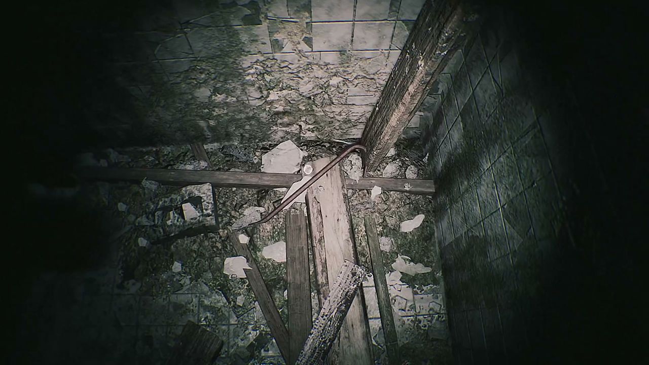 HARITI_crowbar_in_pool