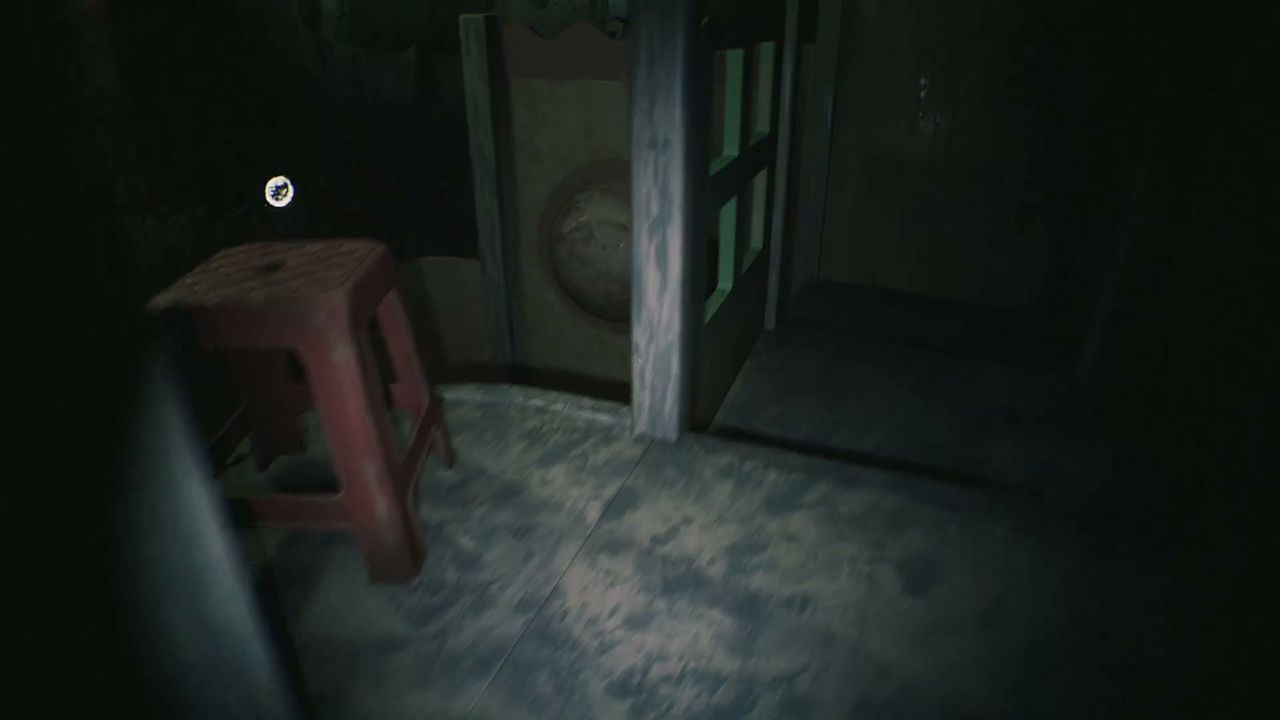 HARITI_red_chair_2