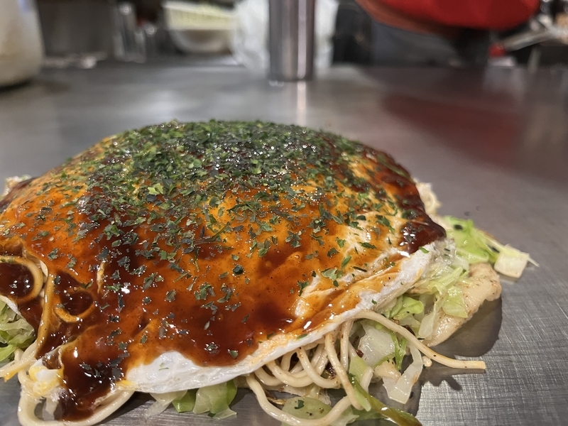 焼き上がったお好み焼き