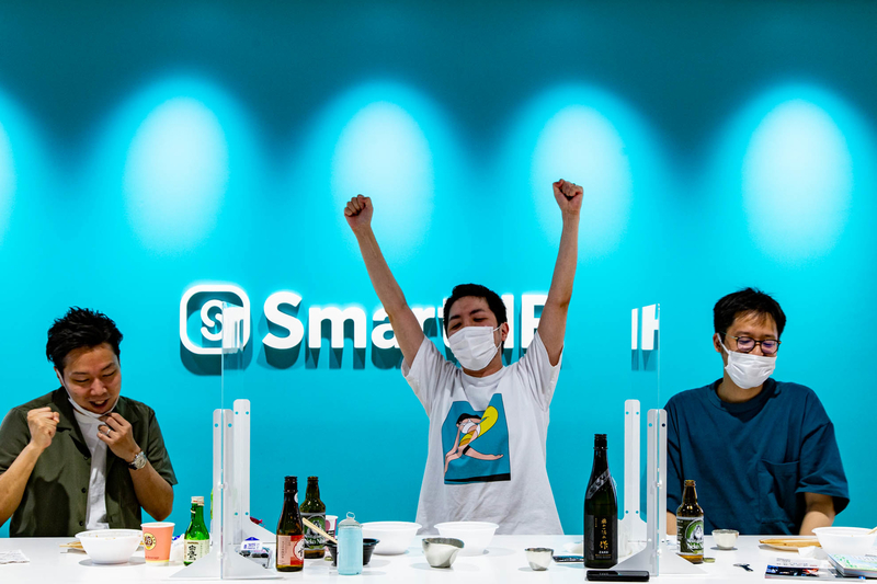 作のランクインに喜ぶ参加者たち