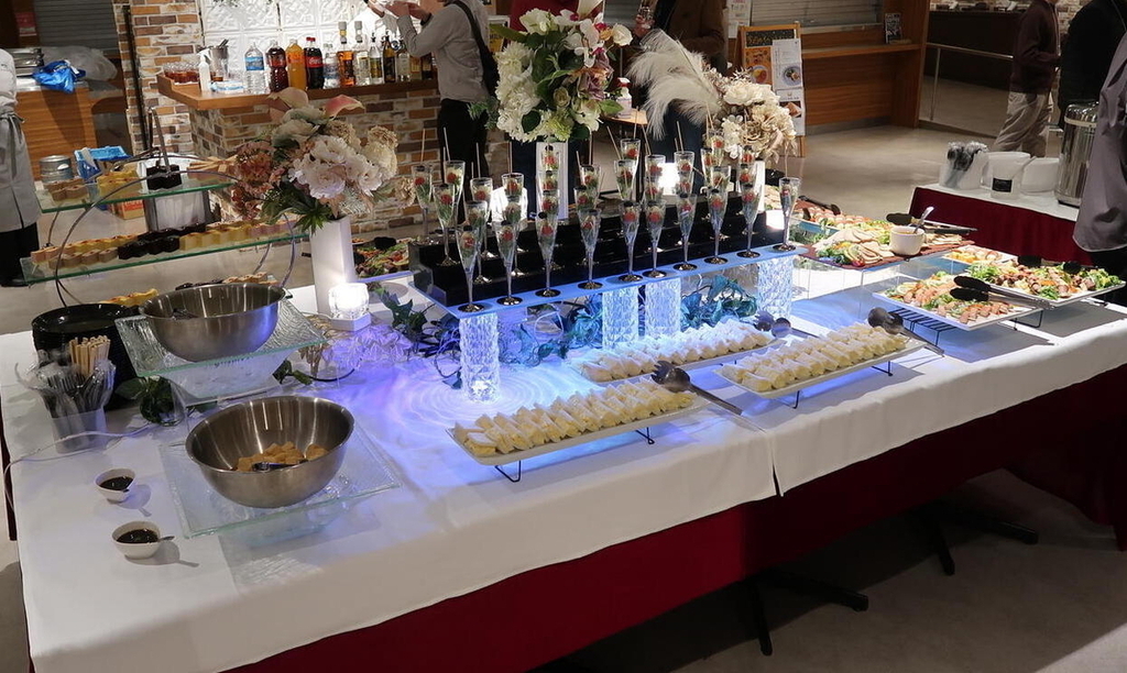 懇親会のケータリング料理。おいしかったです