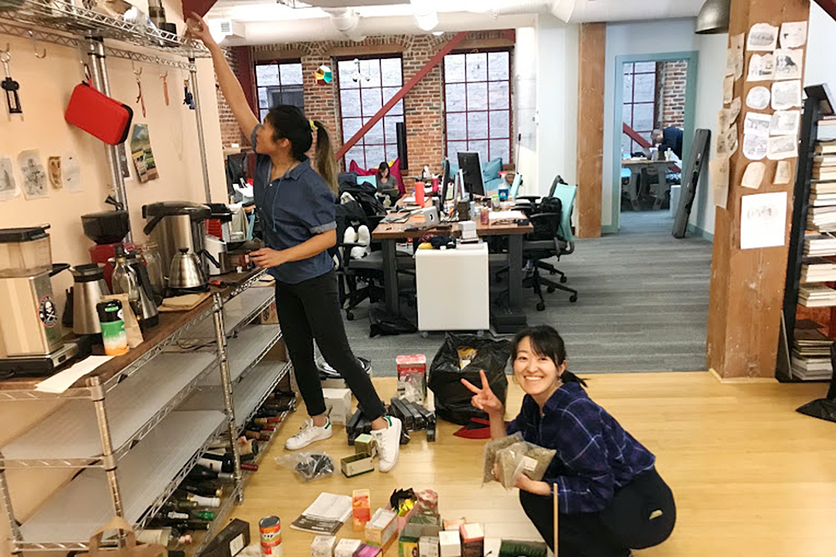 f:id:smartnews_jp:20190329163124j:plain オフィス開放の準備を進めるメンバーたち