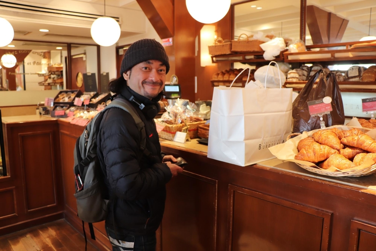 f:id:smartnews_jp:20190405162022j:plain パン屋さんの様子
