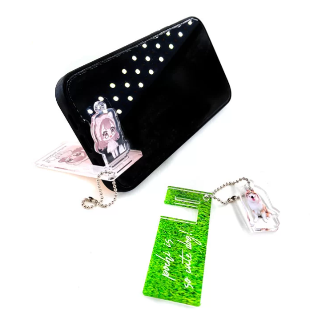 ME-Q_スマホスタンドキーホルダー