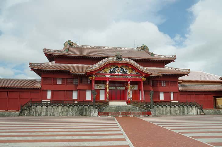 焼失した首里城正殿