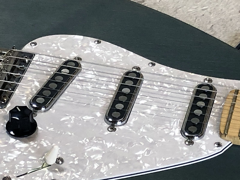 久々にギターを改造します。（2） - Something So Right