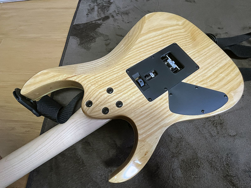 美品　JAGARD　エレキギター　トレモロユニット搭載　弦は新品に交換済み！ NAMM2014】【エレキギター】DiMarzio搭載ノントレモロ7弦RG