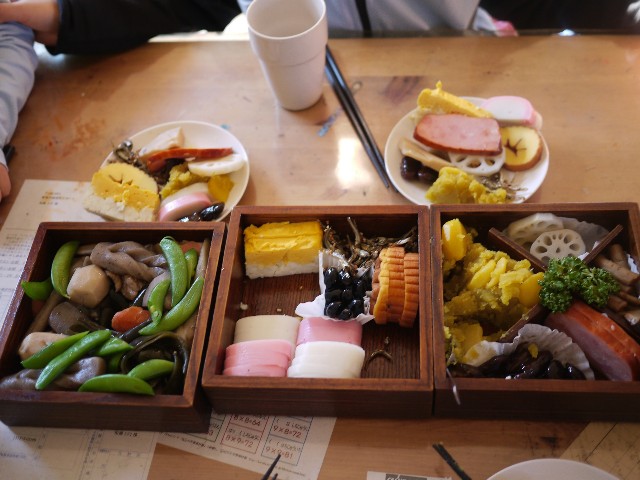 ミニマリスト】重箱断捨離しました ～おせちは作るけど、重箱は