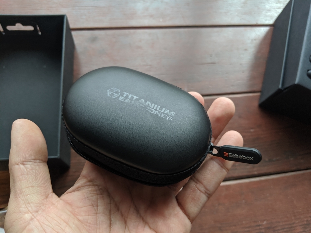 FINDER X1 TITANIUM イヤホン Echobox「Finder X1」レビュー 〜チタンをまとった美しい