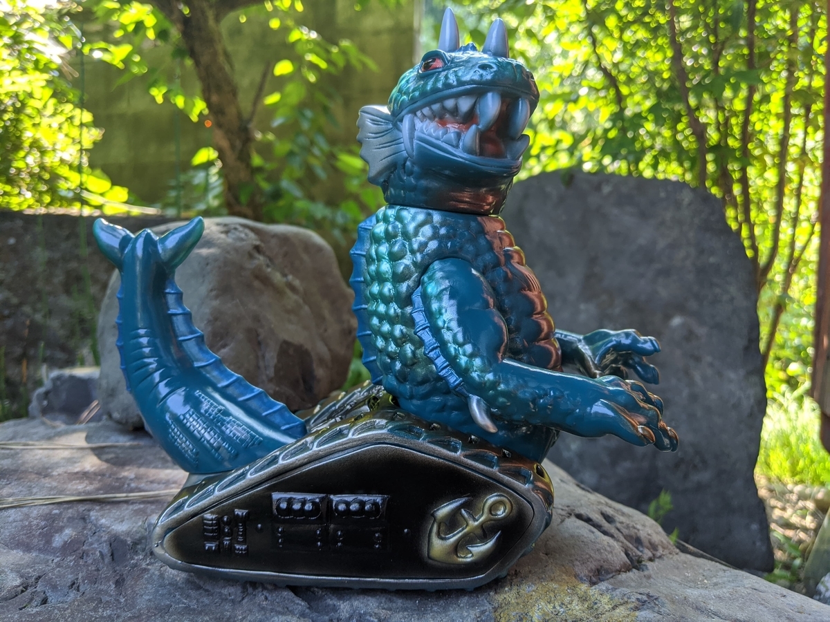 まんだらけ×YS企画/海獣戦車アギラス[赤目/紺成形]〈+Eng sub〉 - smogbom