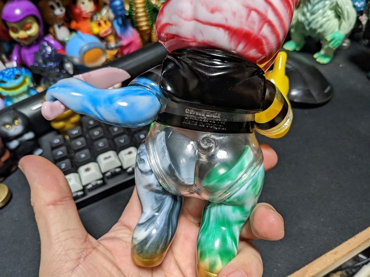 【当選品】ブラックブックトイ　フランクコジック　Piggums マーブル成型 BlackBook Toy / Frank Kozik:Piggums 