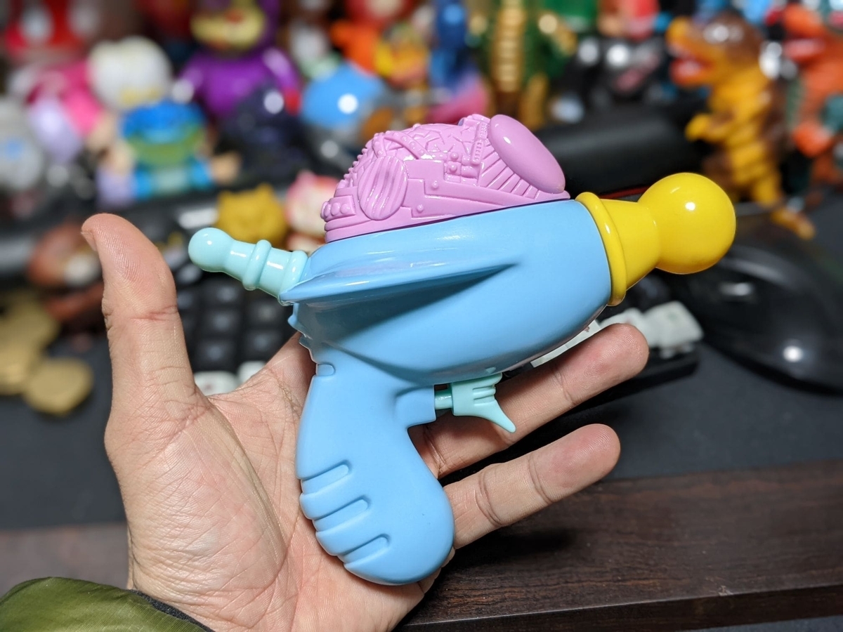 FUN SHOOT おもちゃの銃型　ピカ銃　ヨタくん FUN SHOOT おもちゃの銃型 ピカ銃 ヨタくん - メルカリ