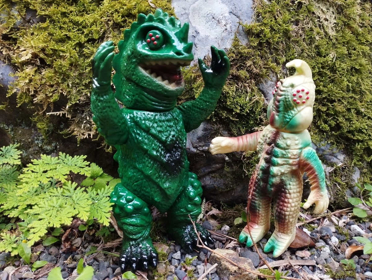 ピーポーピーポー / キョウアクザウルスシリーズ:宇宙怪獣ゾロン