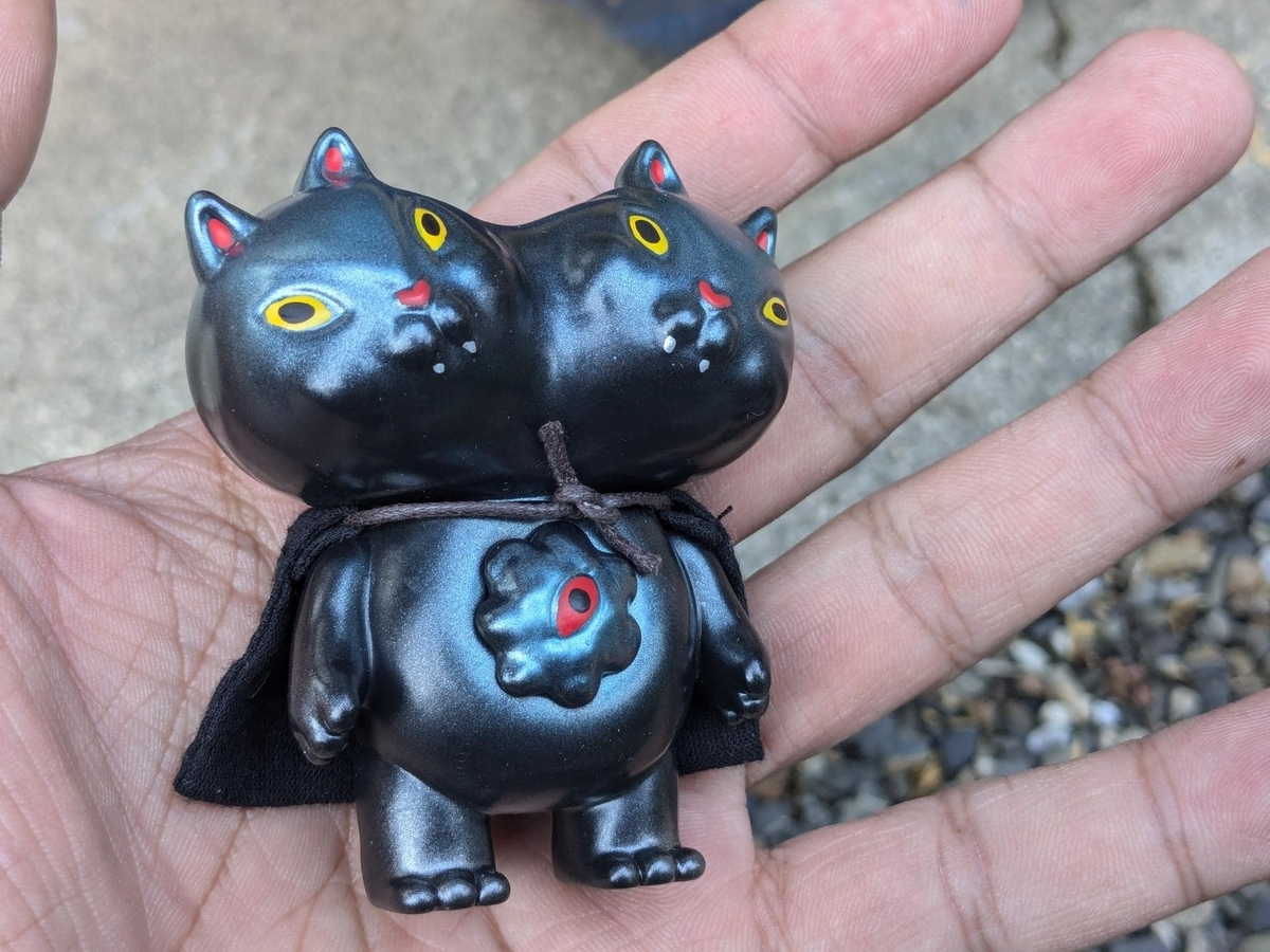 【限定品】LALATOY LALAYO 双生猫　蓄光ソフビ LALATOY / 双生猫［瑪瑙黑 / SYNDICATE限定］〈+Eng sub〉 - smogbom