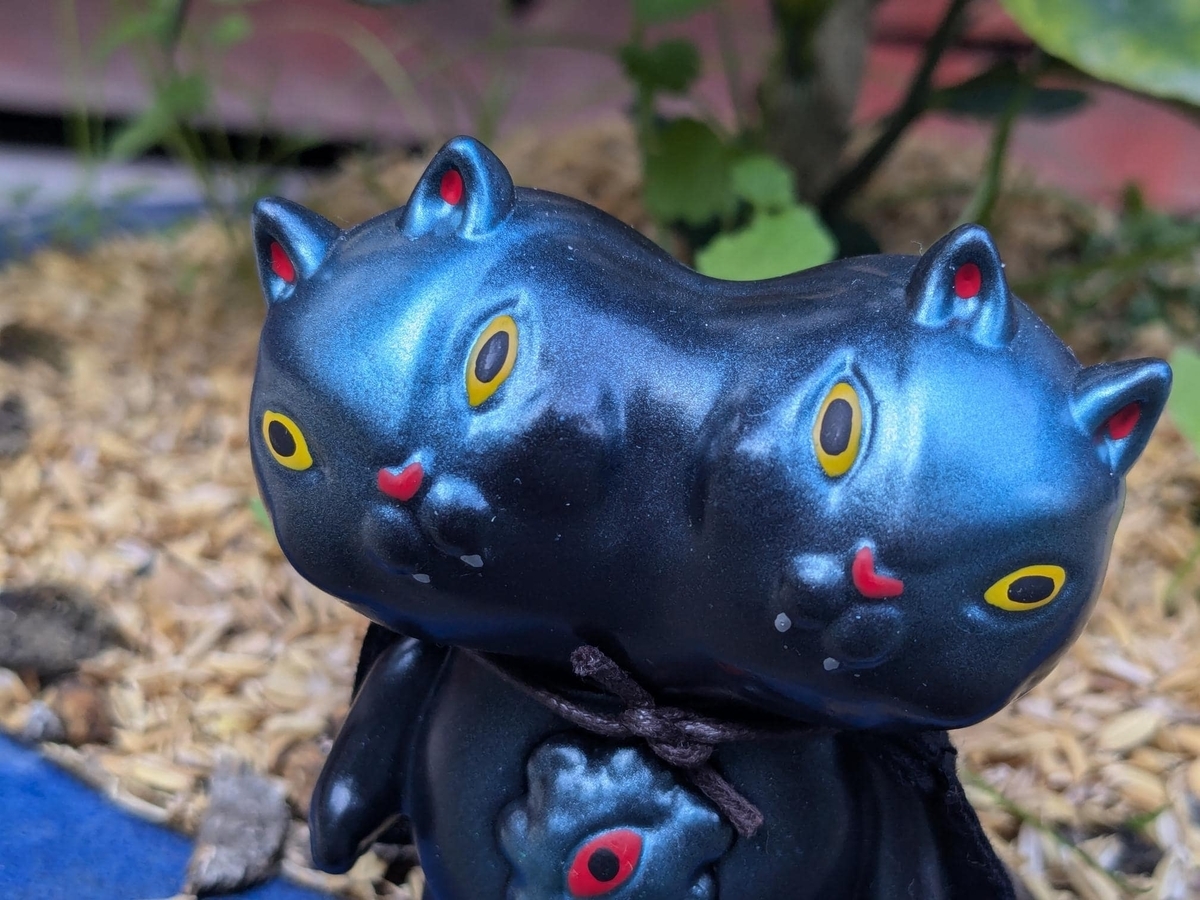 【限定品】LALATOY LALAYO 双生猫　蓄光ソフビ 双生龍Veins of Light ·幻面猫Rainbow Gore ·双頭兔Metal Blood