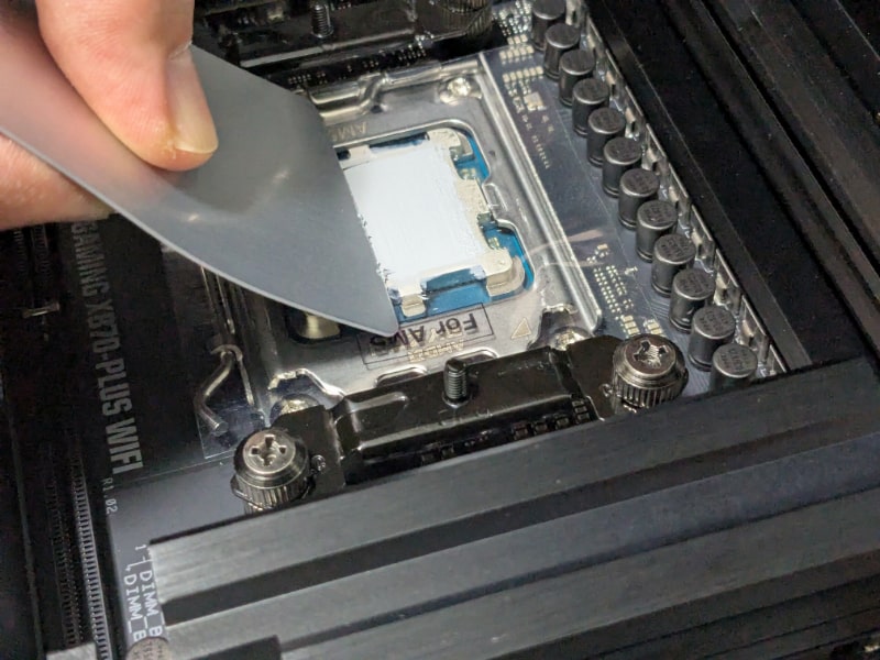 盆休み一日目は弟の自作PC組み立てを手伝う - smogbom