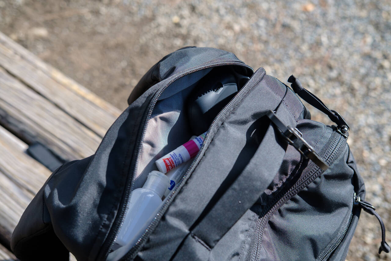 機能満載の全部入りバックパック「Evergoods CTB20 - Civic Travel Bag