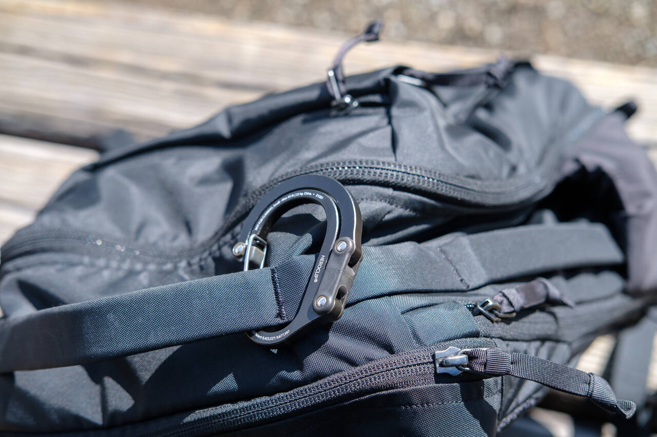 機能満載の全部入りバックパック「Evergoods CTB20 - Civic Travel Bag