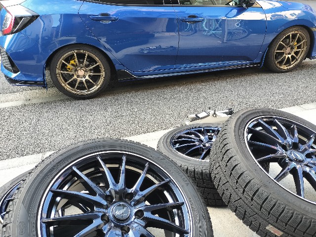 FK7「タイヤ交換（スタッドレス）」 - すぬっぺの気まぐれ日記