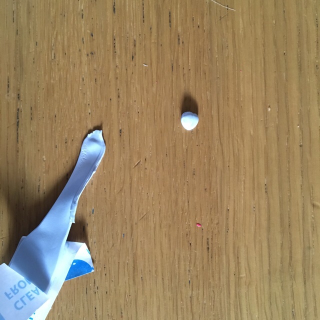 オーストラリアが誇る粘着剤 すごい便利なblu Tack ブル タック Hello From Australia オーストラリアが誇る粘着剤 すごい便利なblu Tack ブル タック Hello From Australia