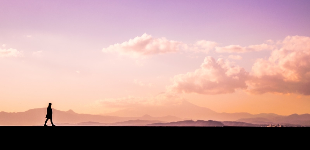 散歩している画像