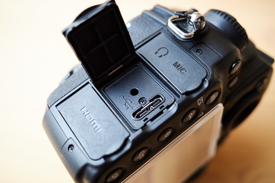 Nikon D810とPCがUSB接続できない。ニコンWEB修理受付サービスを使って故障修理に出してみた。 静かな風景